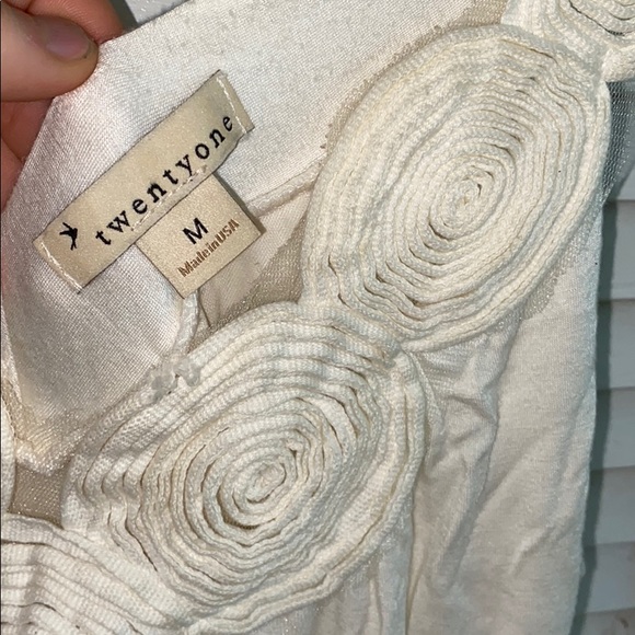 forever 21 cream tank top with pinwheel design - Picture 2 of 3